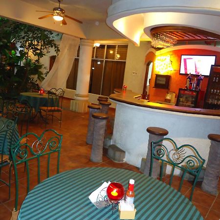 Hotel Quinta Maya Flores Exteriör bild