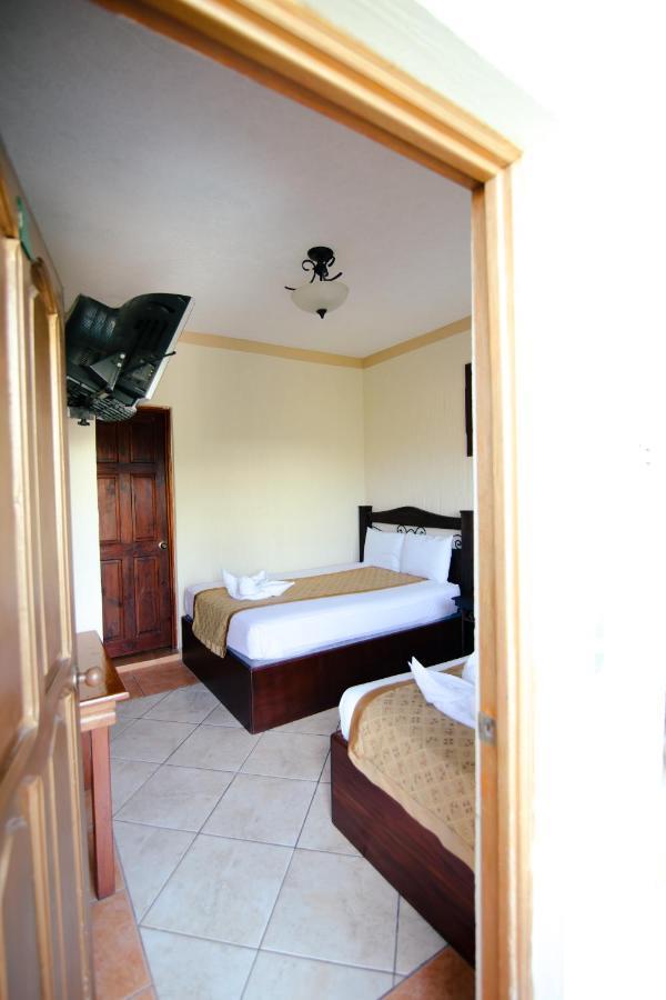 Hotel Quinta Maya Flores Exteriör bild