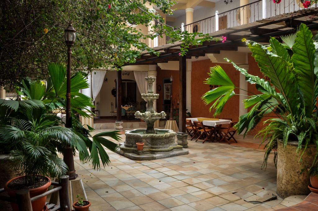 Hotel Quinta Maya Flores Exteriör bild