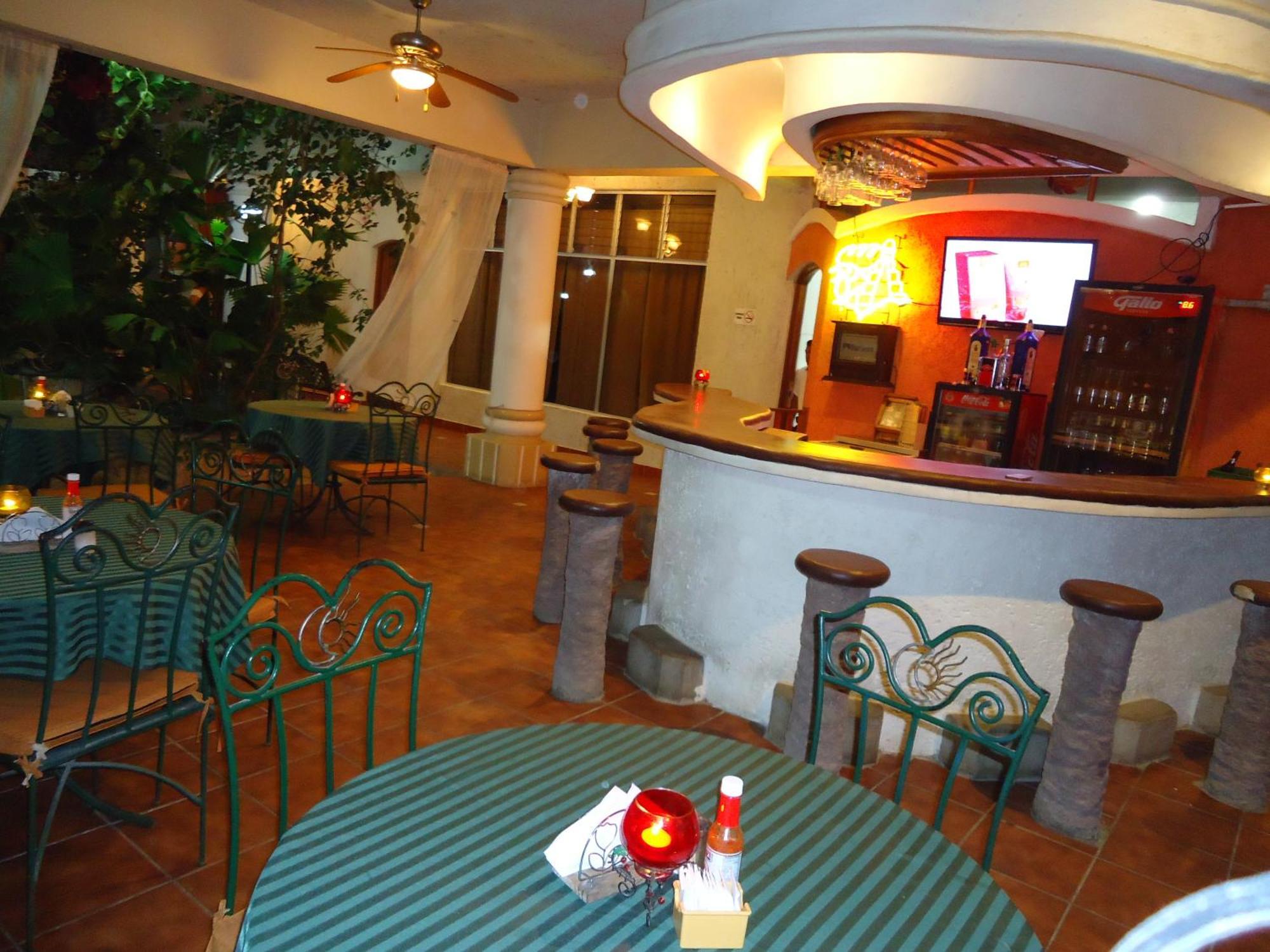 Hotel Quinta Maya Flores Exteriör bild