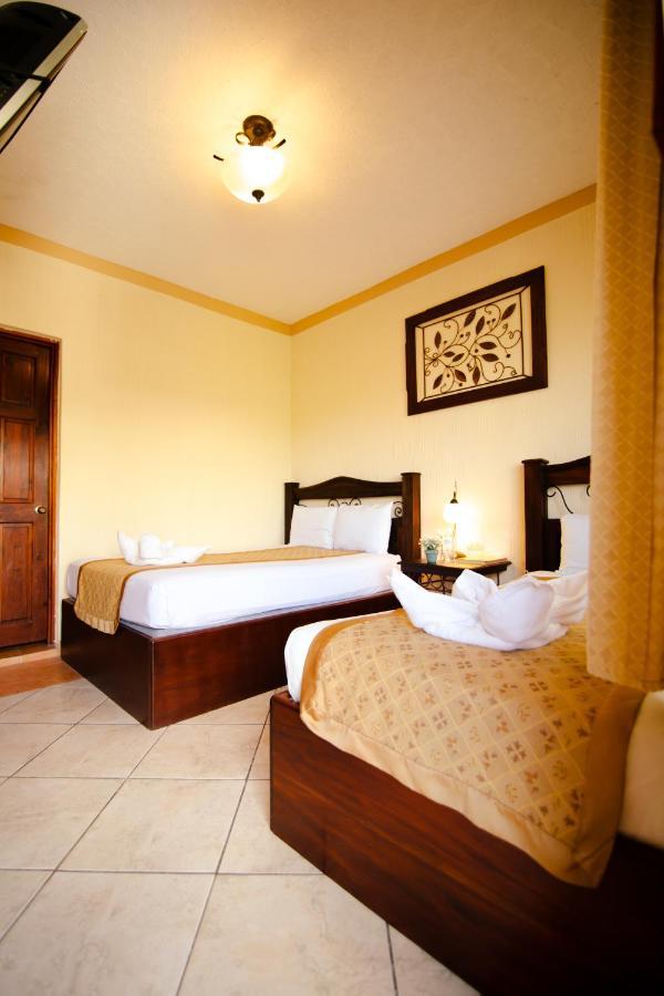 Hotel Quinta Maya Flores Exteriör bild