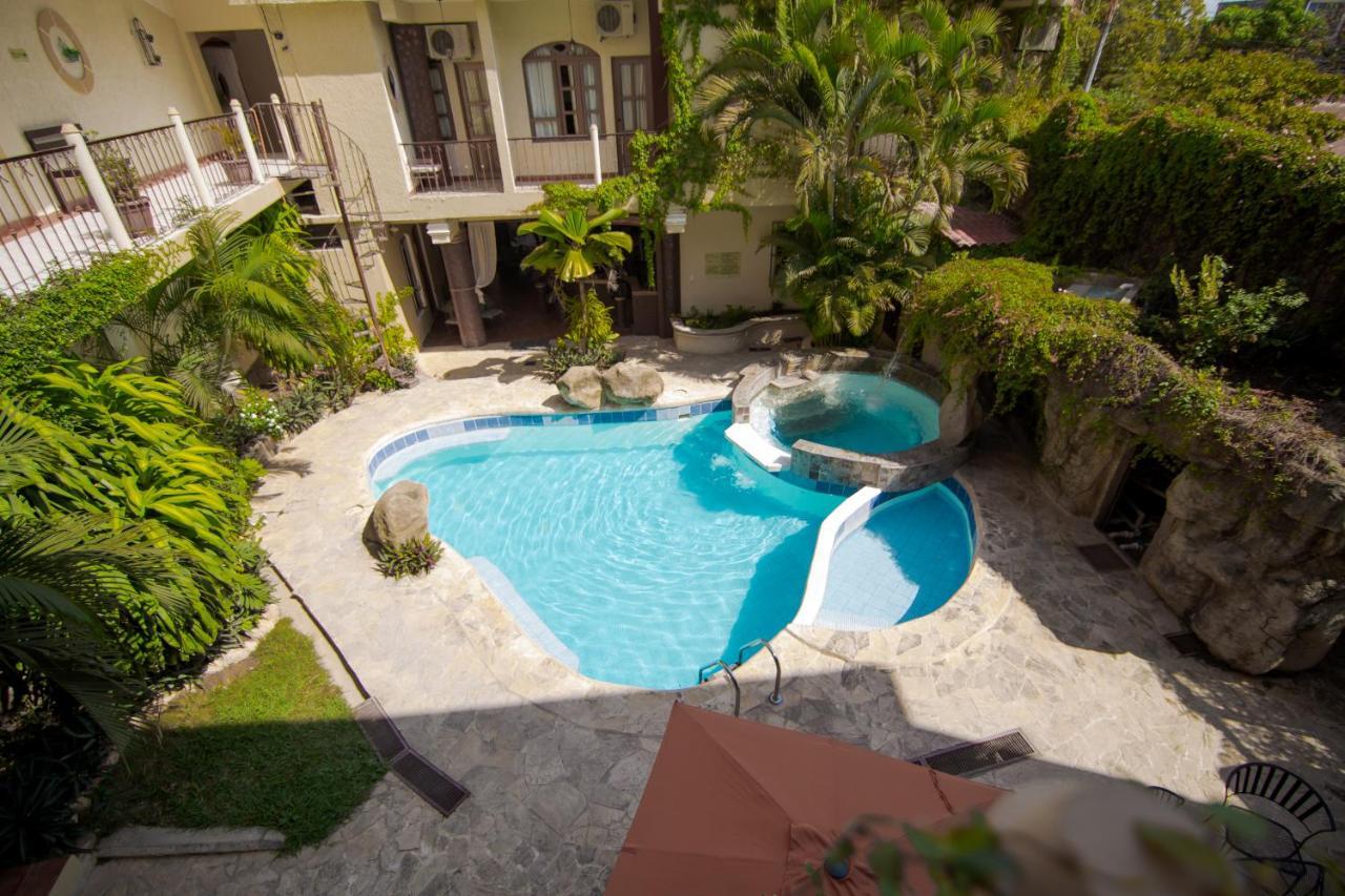 Hotel Quinta Maya Flores Exteriör bild